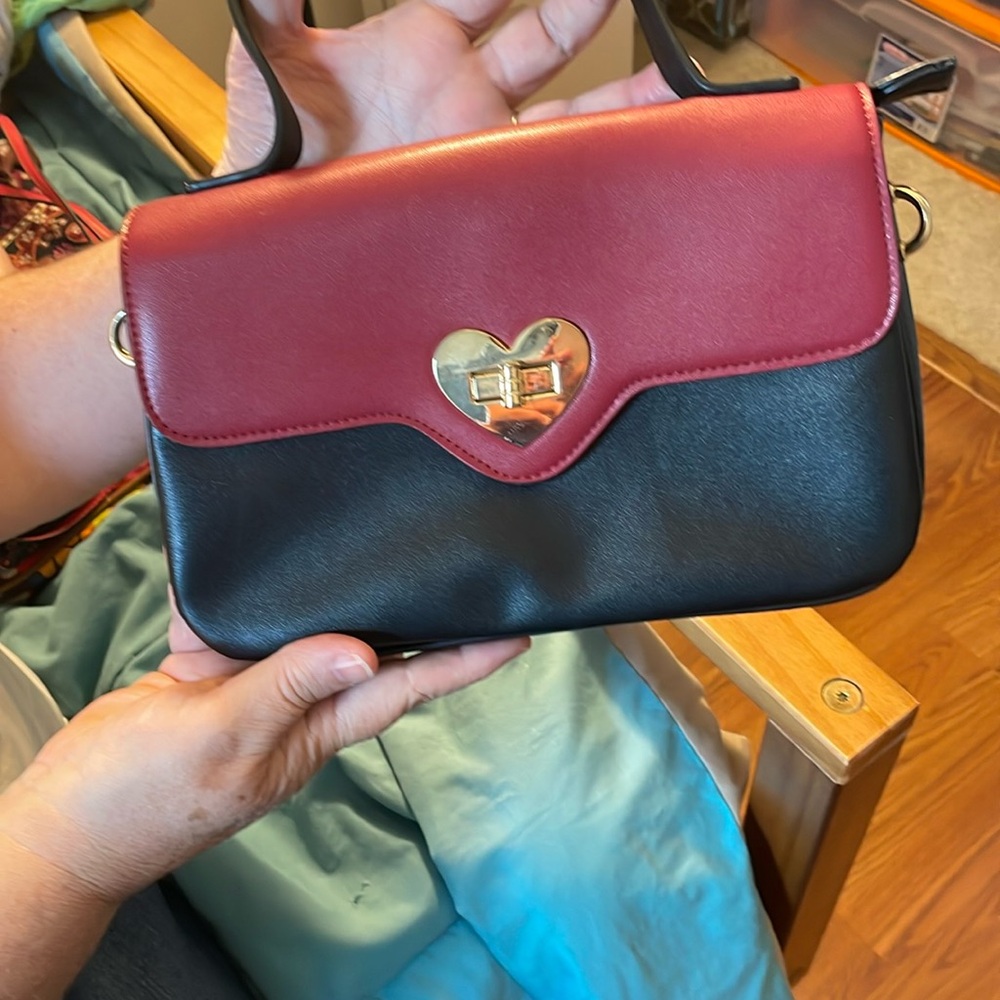 Sweetheart bag.